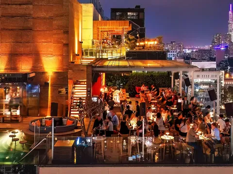 Ít người biết: Những điểm hẹn nightlife “ẩn mình” trong khách sạn 5 sao ở TP.HCM