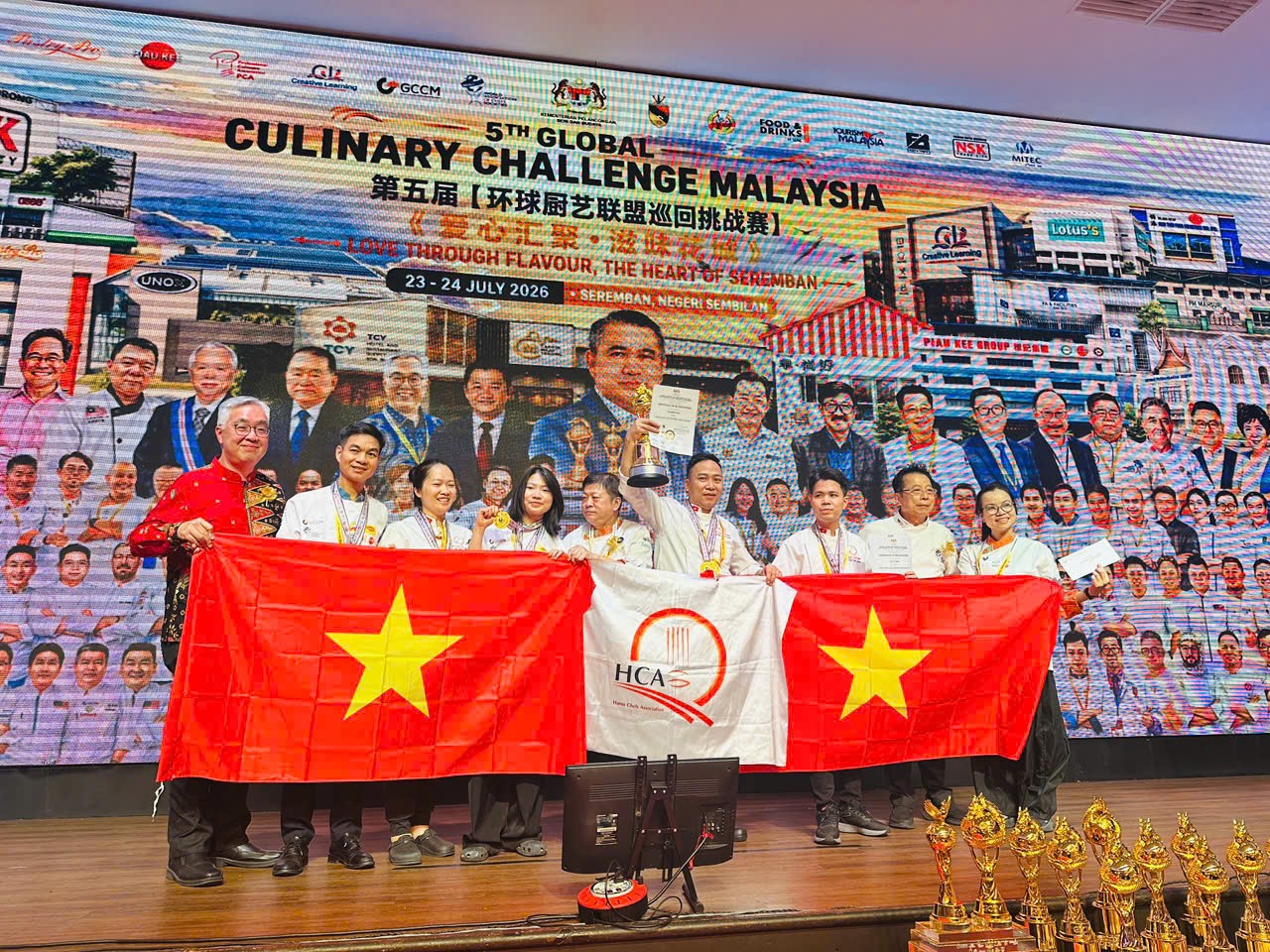 team-sa4-team-2-gianh-5-huy-chuong-vang-va-cup-top-2-tai-cung-phan-thi-1784978914 team-sa4-team-2-gianh-5-huy-chuong-vang-va-cup-top-2-tai-cung-phan-thi-1784978914.jpg